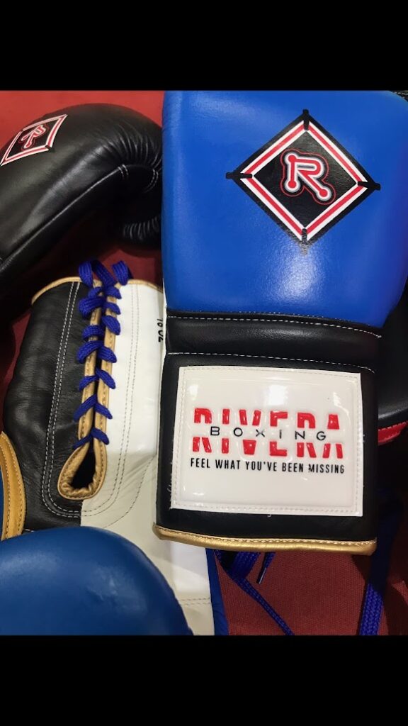 Gloves with riveraboxing logo