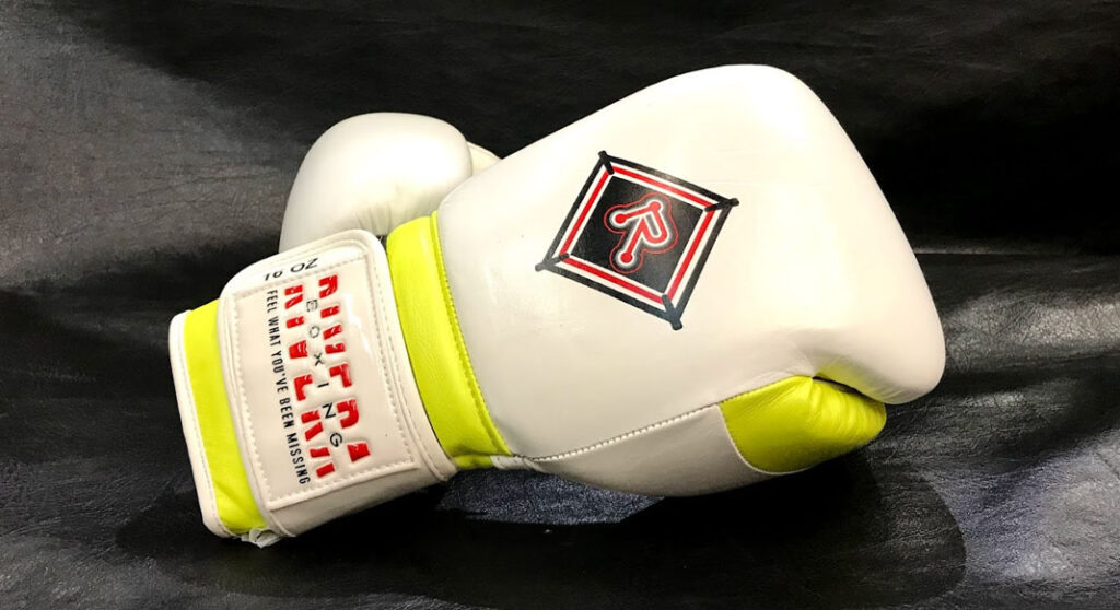 Gloves with riveraboxing logo